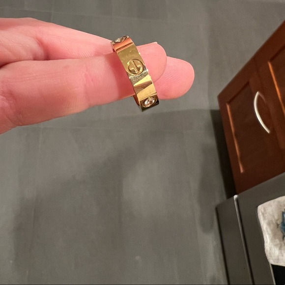 NEW Size 7 stainless steel gold plated love ring 😍 - Picture 6 of 8